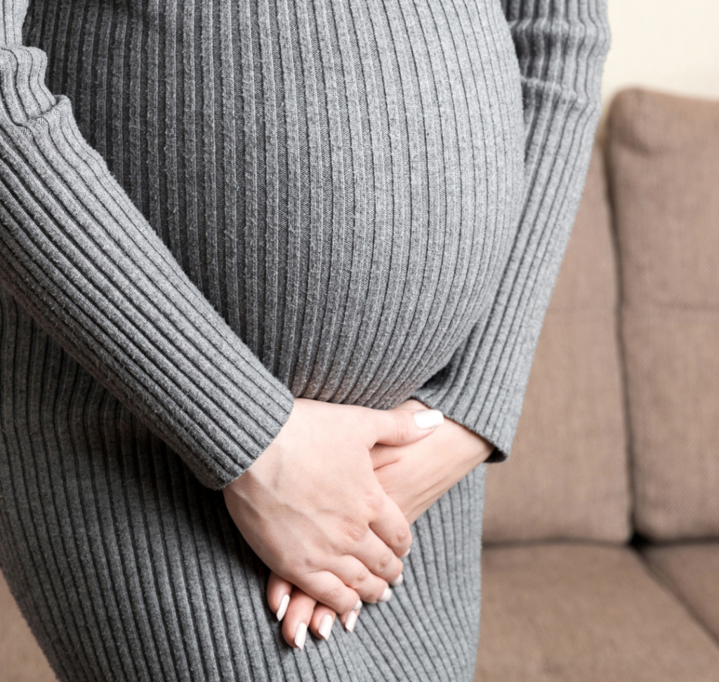 mulher com Incontingência urinária